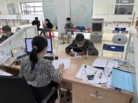 Đang hưởng trợ cấp thất nghiệp nhưng tham gia khóa học nghề thì có phải thông báo về việc tìm kiếm việc làm không?